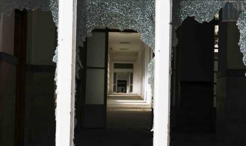 Stanze vuote, chiese deserte, reparti fantasma: viaggio nell'ospedale militare di Bari
